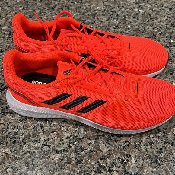 Brand New Adidas RUNFALCON - Picture 5 of 7